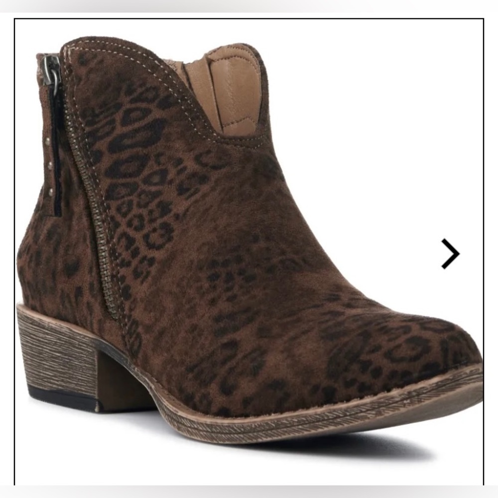 VeryG woman’s divine leopard booties